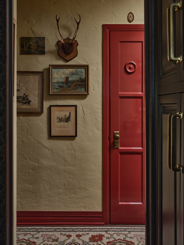 red door