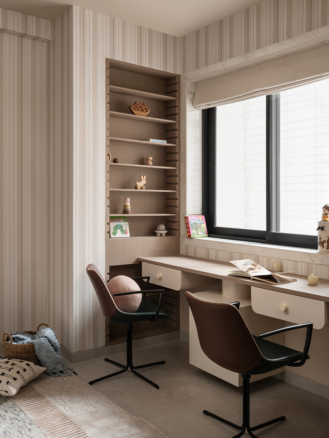 kids bookshelves and built in desk