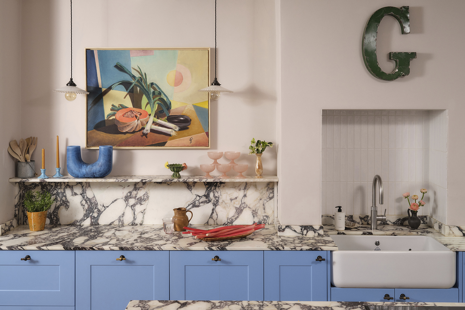 blue and pink kitchen