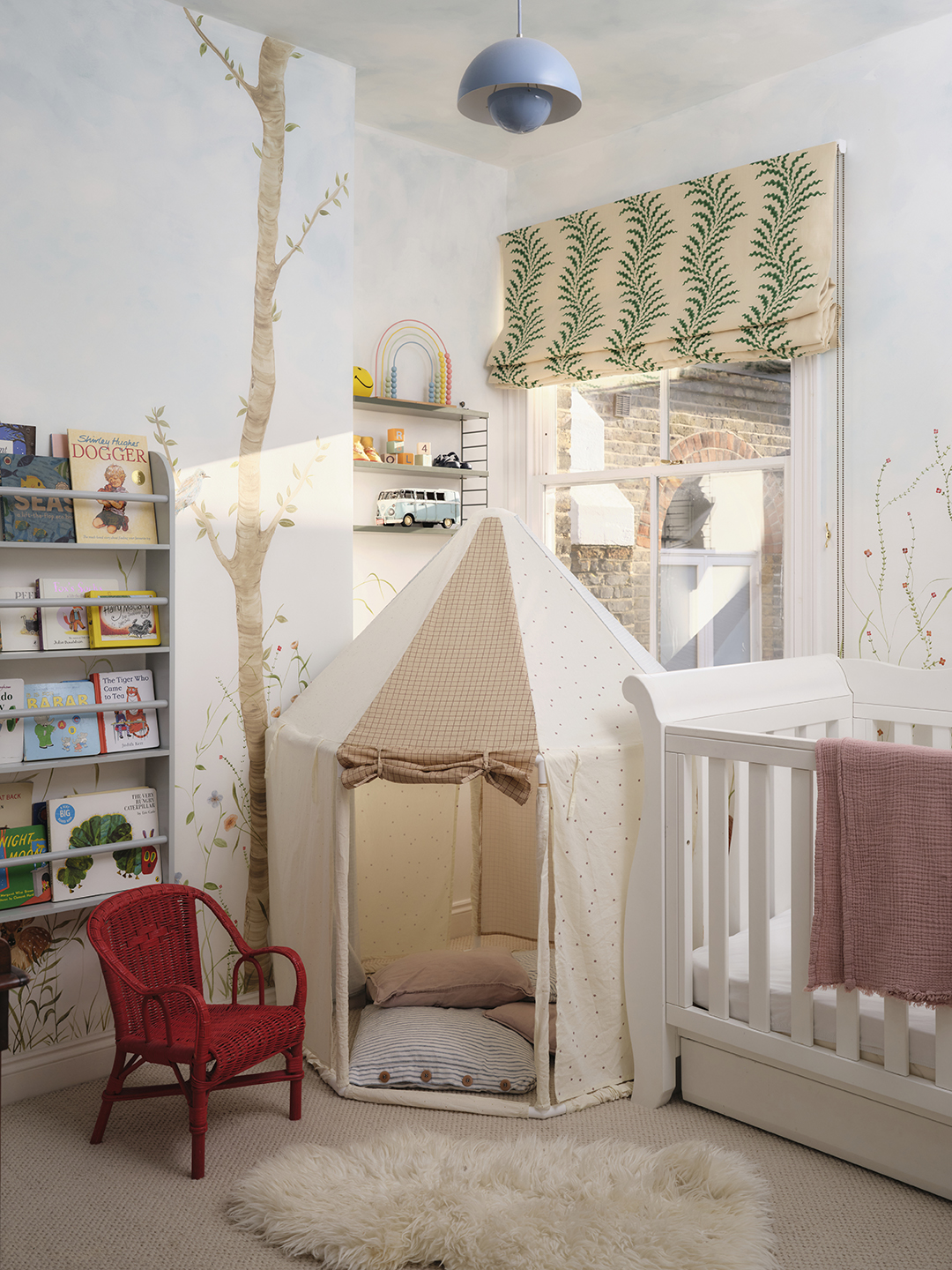 kids room with tent