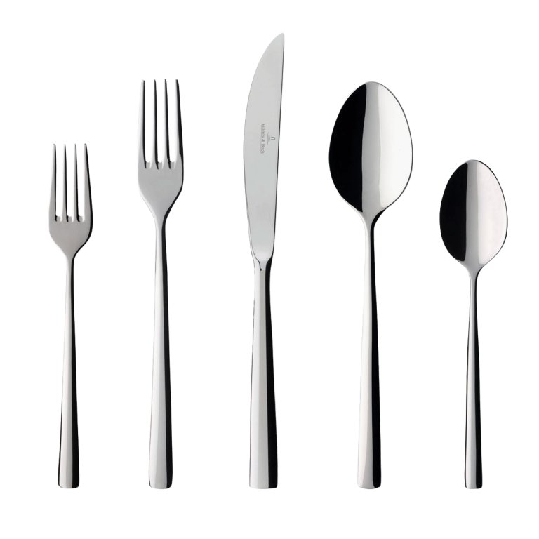  two forks, a kife, and two spoons