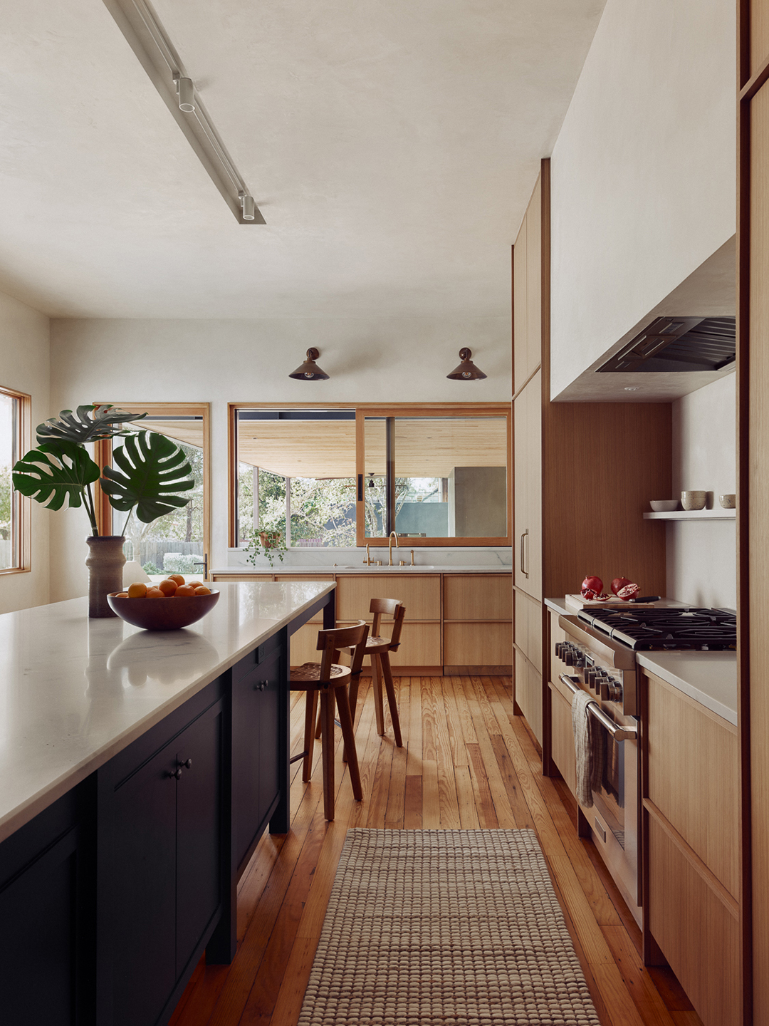 A 100 Year Old Texas Bungalow Gets a Modern Addition