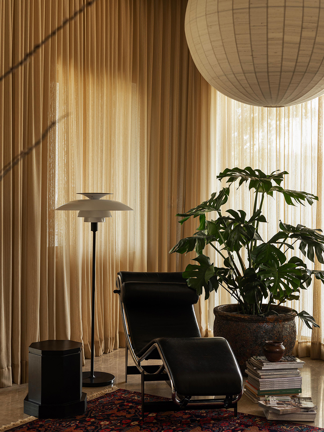 black leather lounge chair