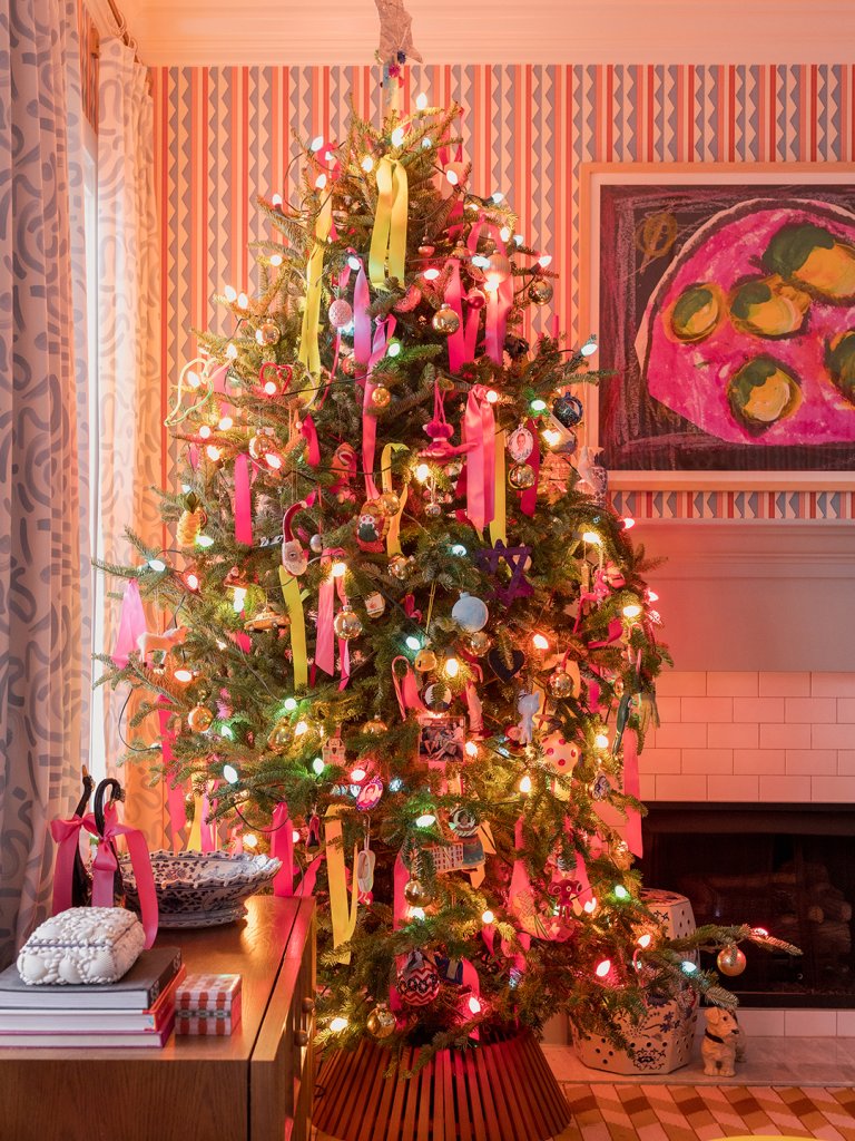 00-FEATURE-Pink-Holiday-Color-Trend-domino