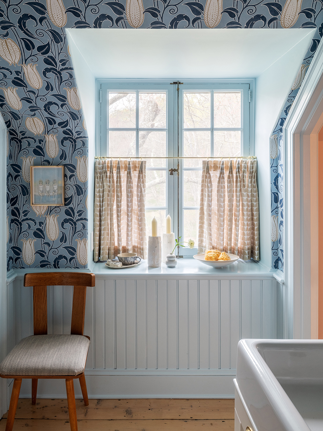 Designer Hillary Cohen’s room designed for the Mansions in May Showhouse in Chester, NJ. Design by HCO Interior Design. For use by HCO nterior Design Hillary Cohen only. Photos by: Rebecca McAlpin