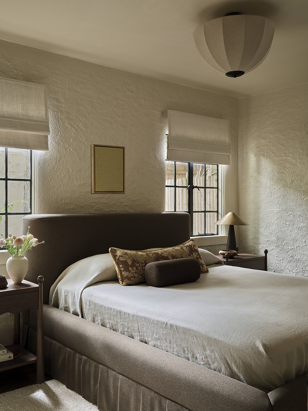 neutral bedroom decor