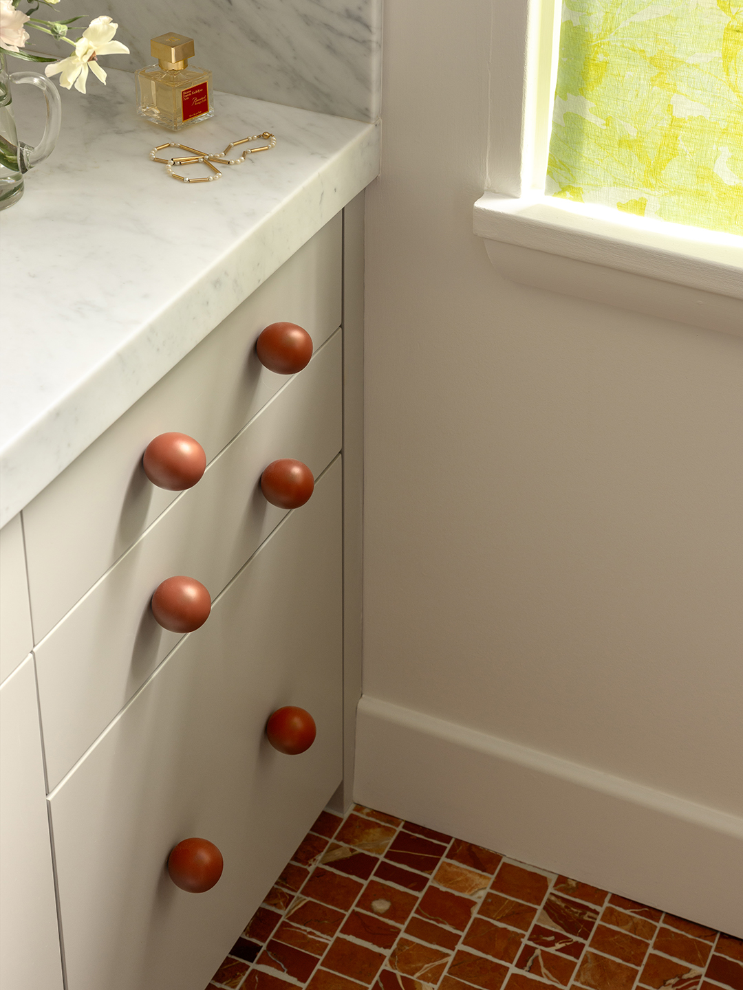 red round vanity knobs