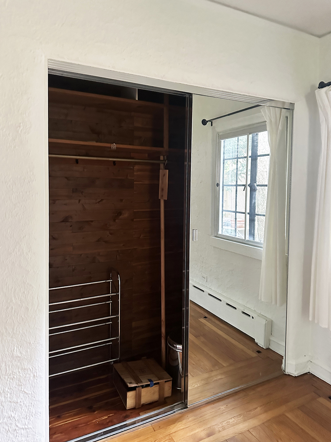mirrored closet doors
