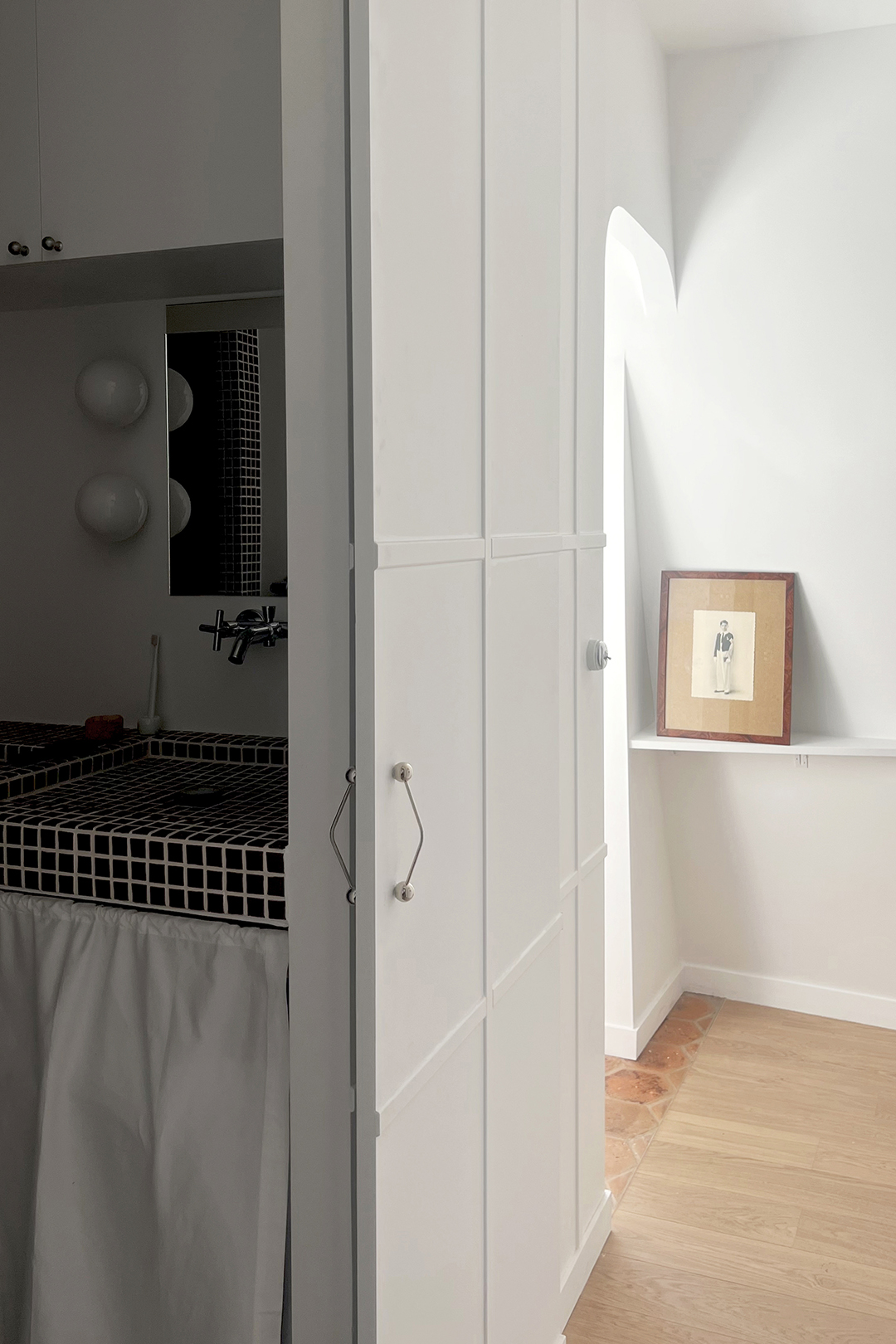 montmartre-paris-bathroom-before-and-after-domino-04