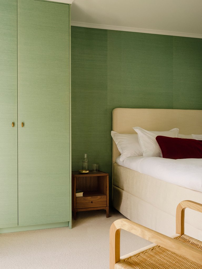 green bedroom wallpaper