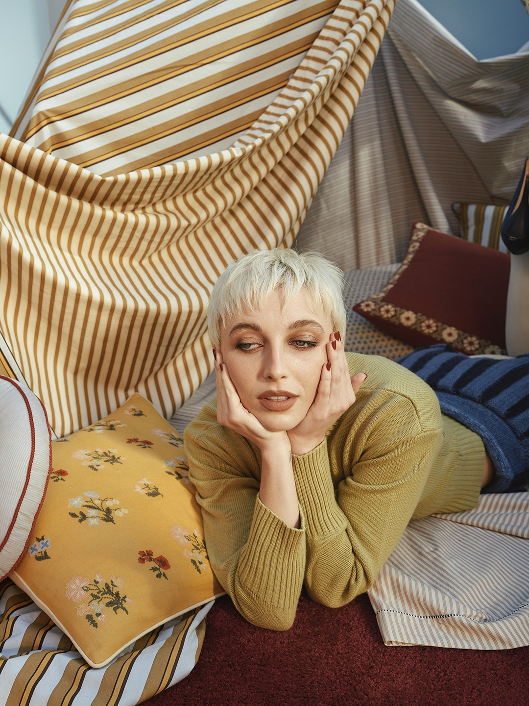 00-FEATURE-Emma-Chamberlain-x-West-Elm-Domino