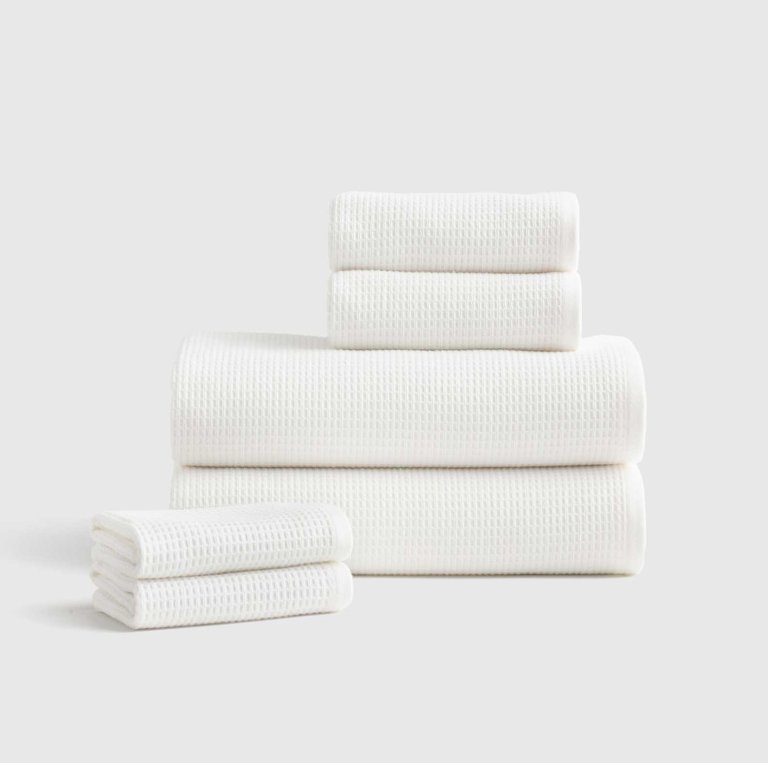  white waffle-weave towel set