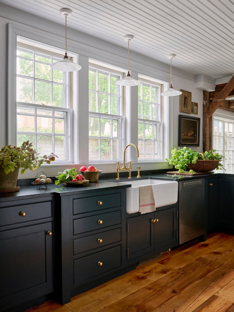 00-FEATURE-1805-New-England-Federalist-Kitchen-Domino-02