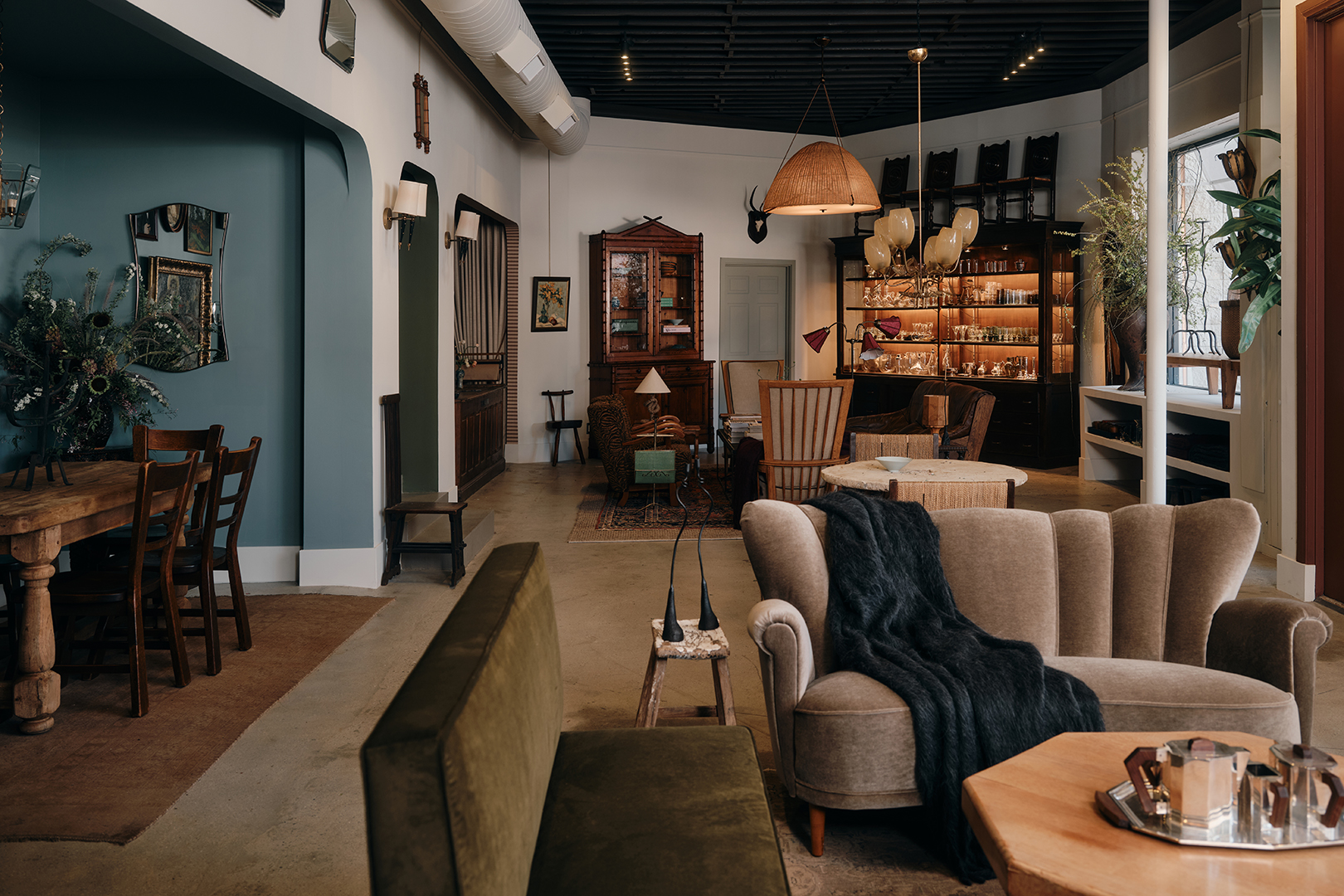 Lone-Fox-Vintage-Store-Domino-01