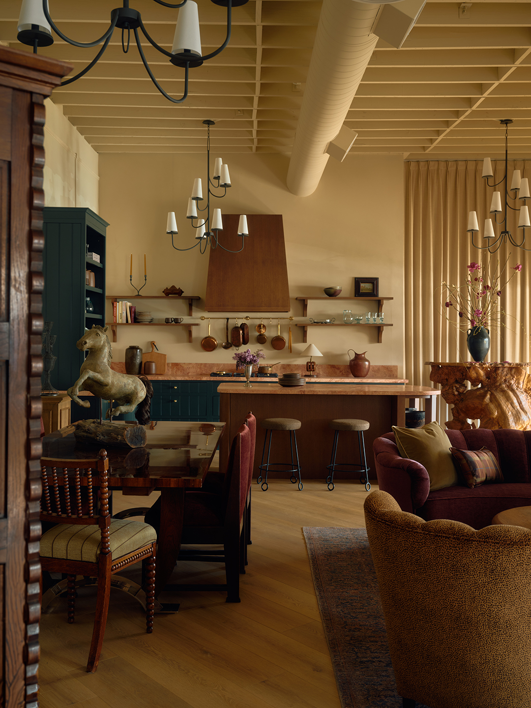 Lone-Fox-Vintage-Store-Domino-04