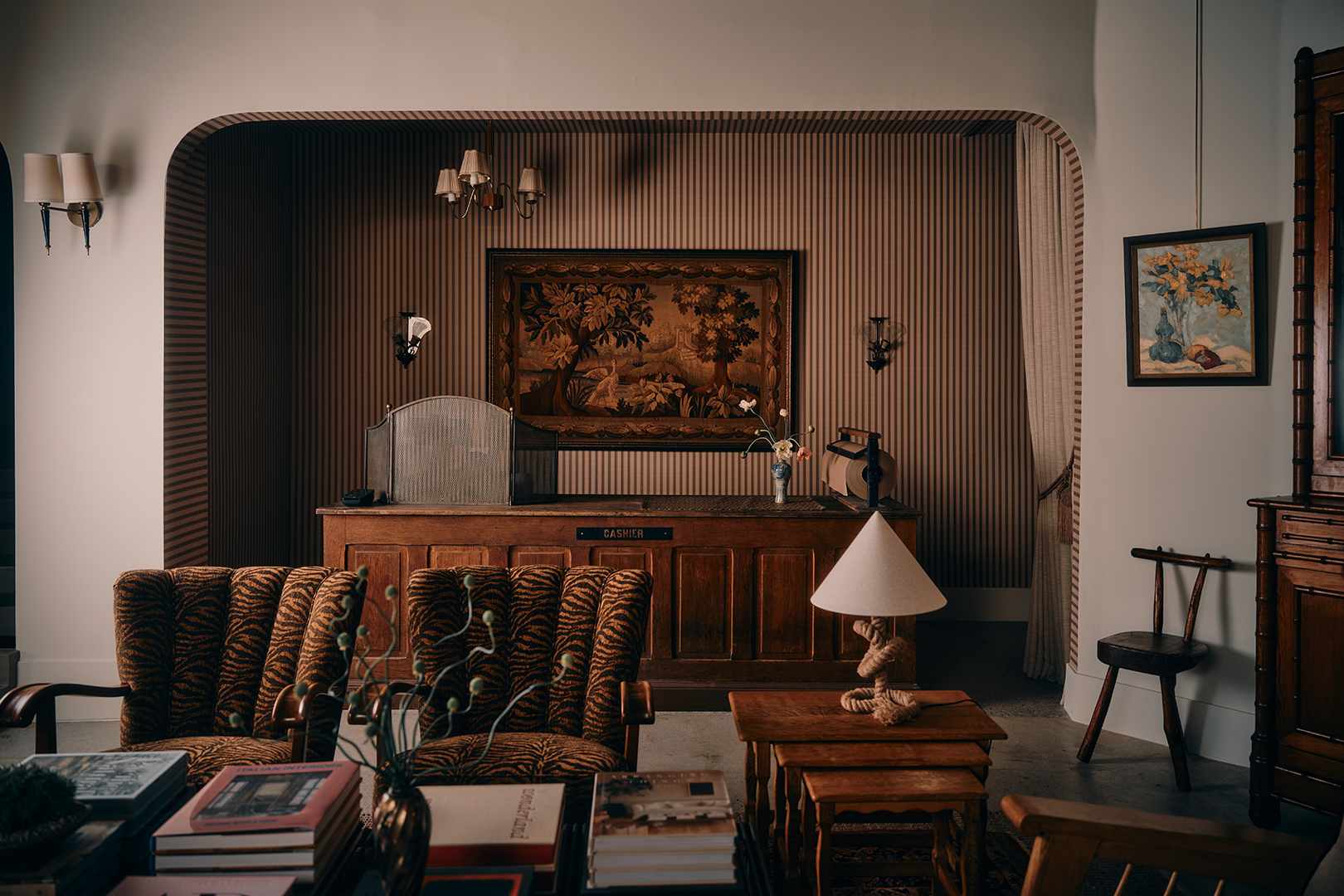 Lone-Fox-Vintage-Store-Domino-07