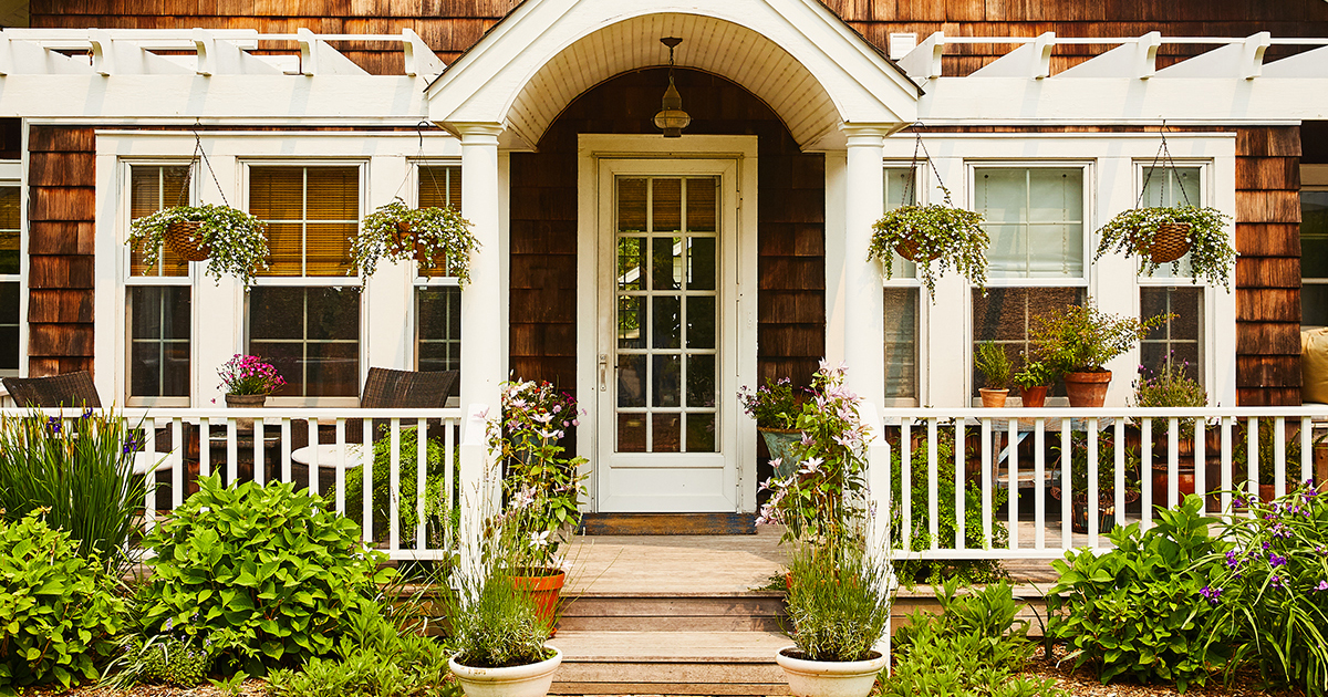 Should You Prep Your Yard Before You Sell Your House? This Garden Designer Says Yes