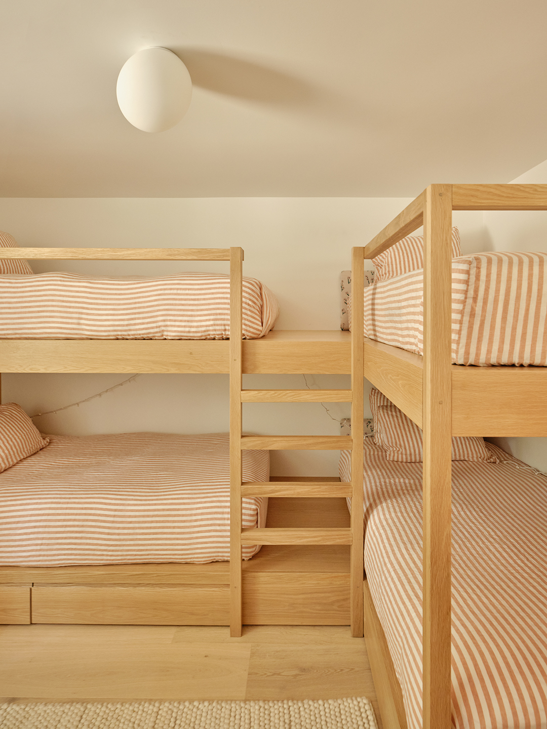Caroline-Z-Hurley-Home-Tour-Bunk-Room-Domino-01