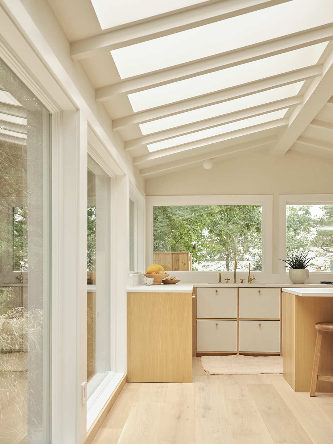 Caroline-Z-Hurley-Home-Tour-Kitchen-Domino-14