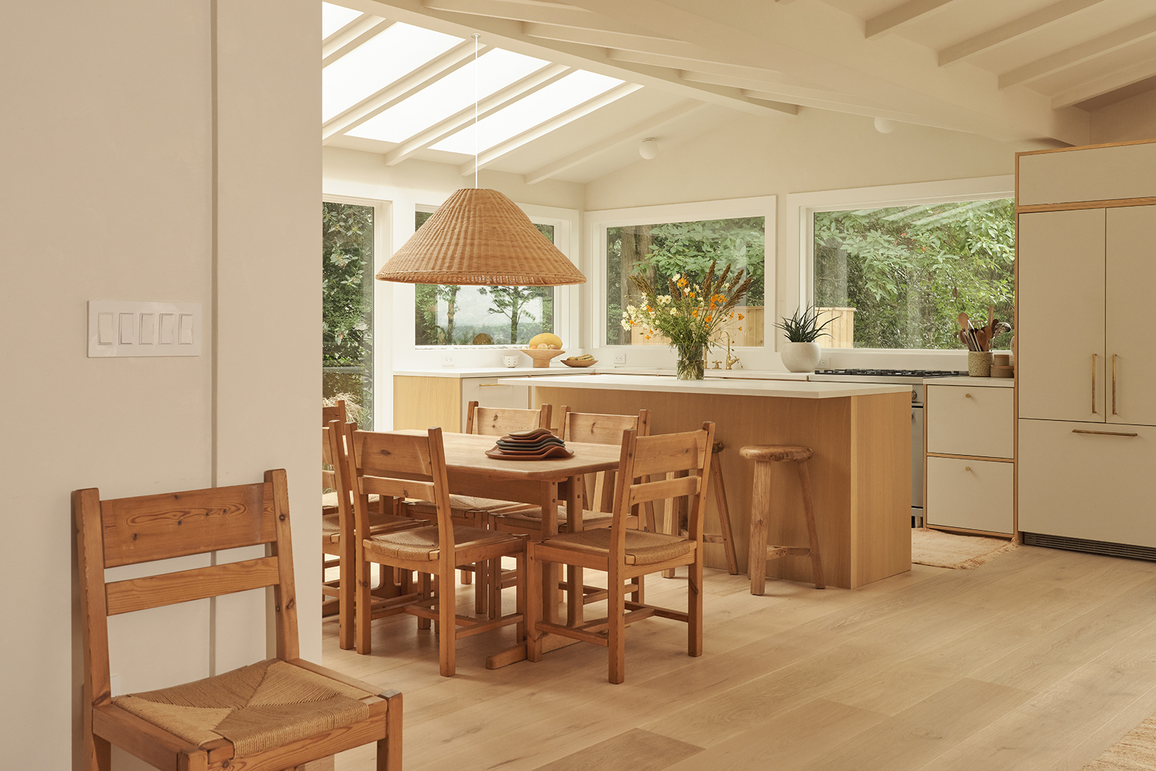Caroline-Z-Hurley-Home-Tour-Kitchen-Domino-15