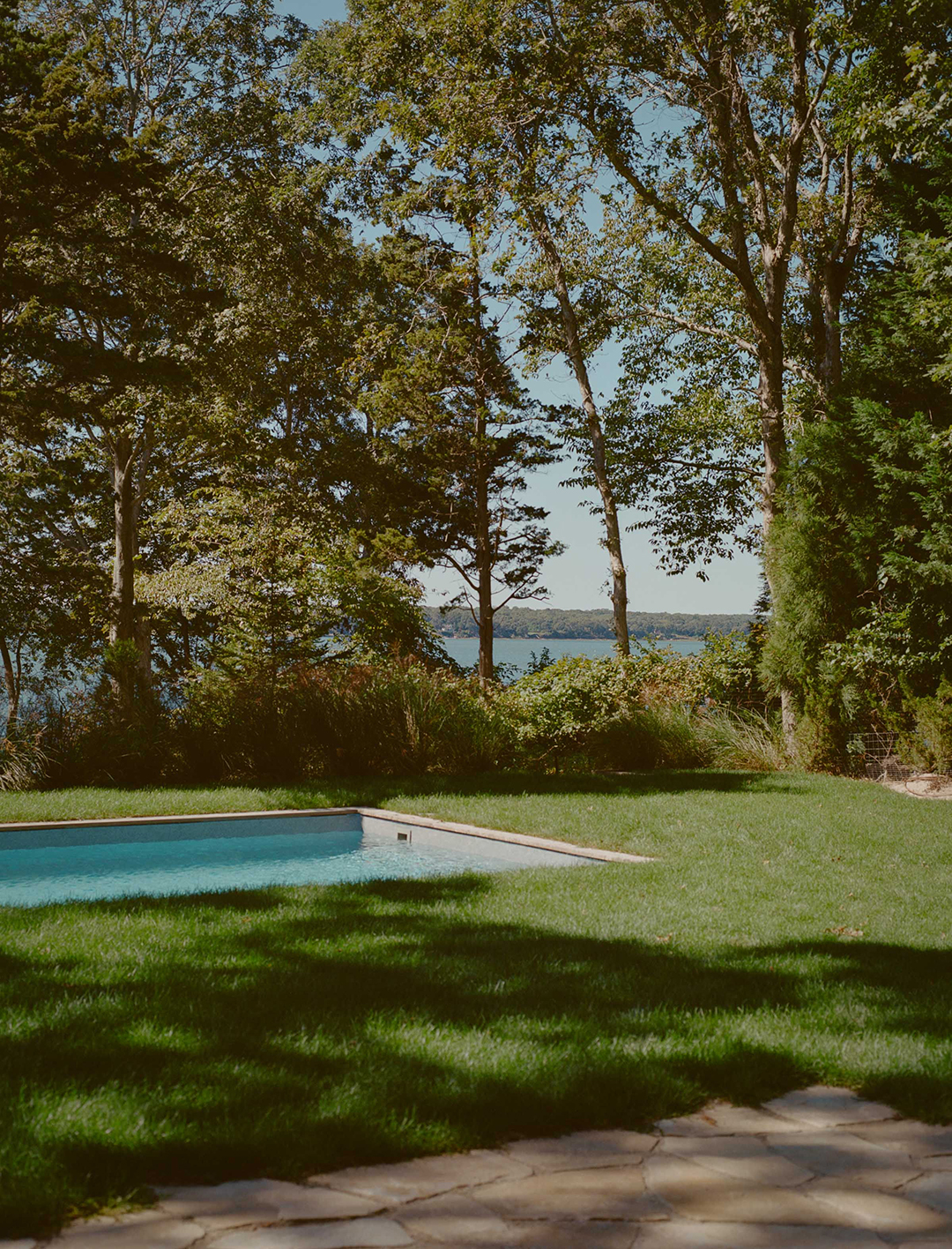 Caroline-Z-Hurley-Home-Tour-Outdoor-Domino-28
