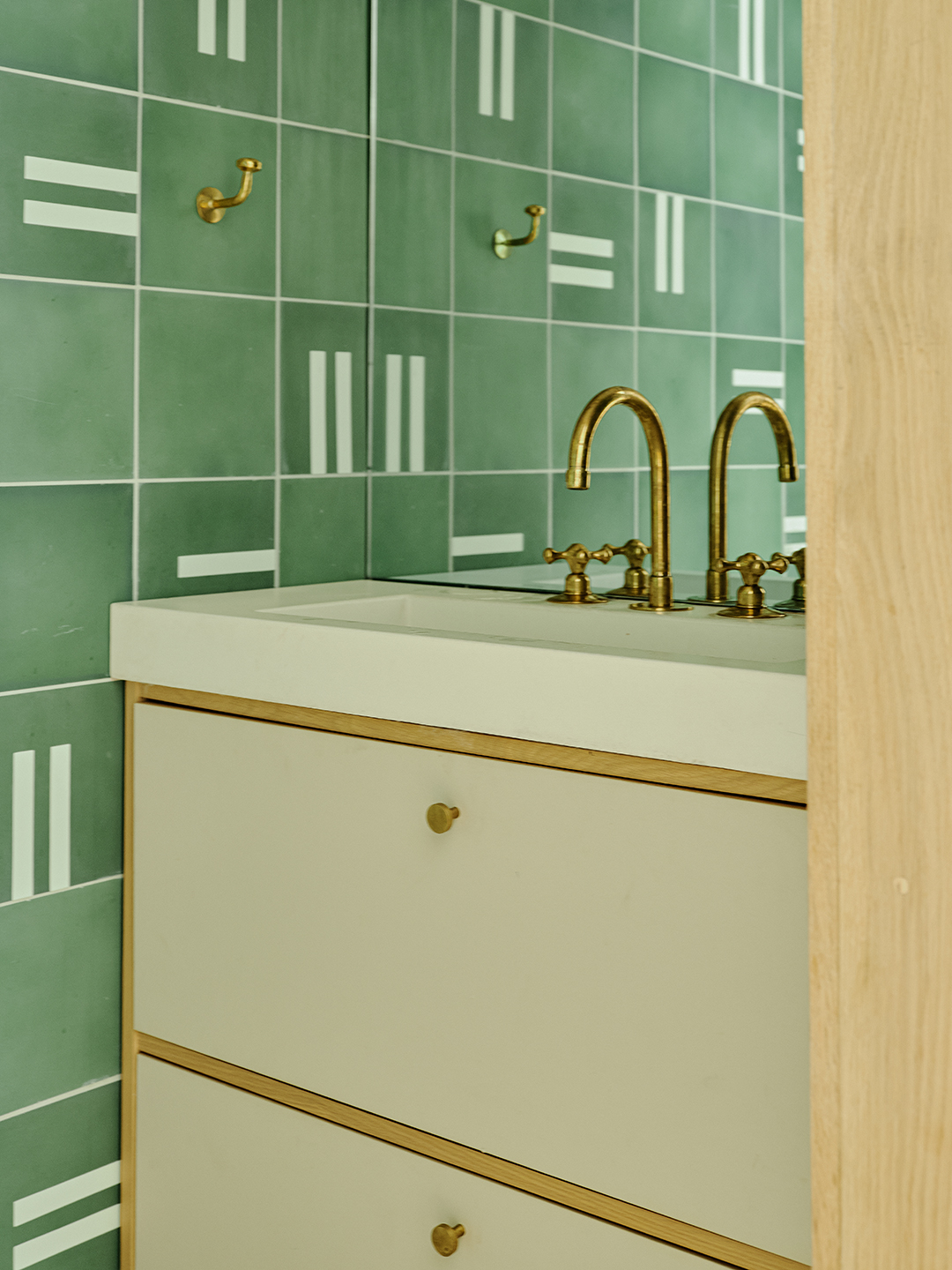 Caroline-Z-Hurley-Home-Tour-Powder-Bath-Domino-26