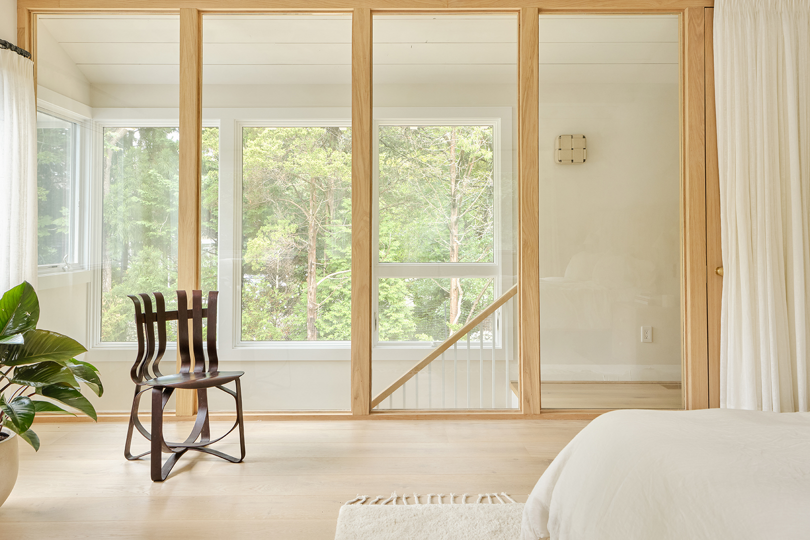Caroline-Z-Hurley-Home-Tour-Primary-Bedroom-22