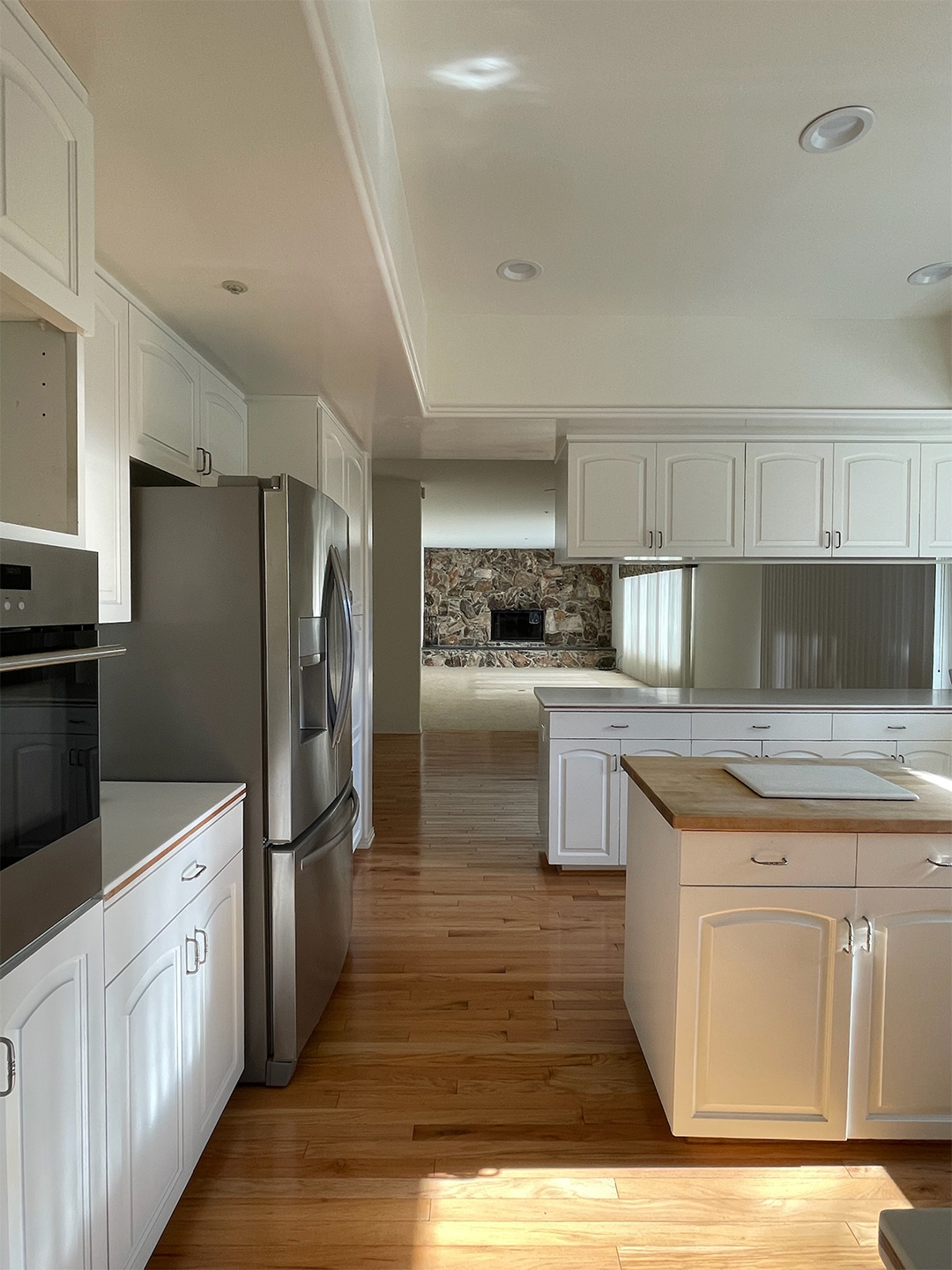 white kitchen pre-renovation