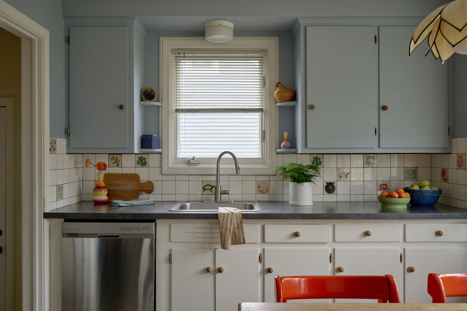 blue and white kitchen