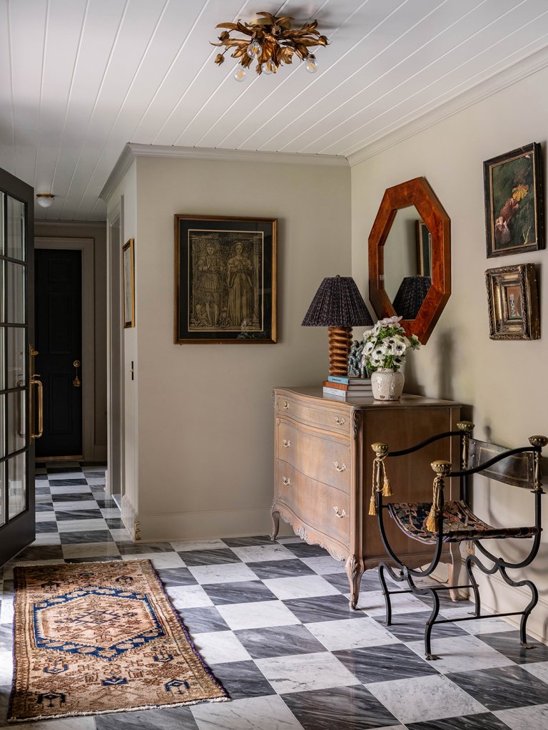 The Smartest Detail in This Washington Home Started as an Awkward Stair Ledge