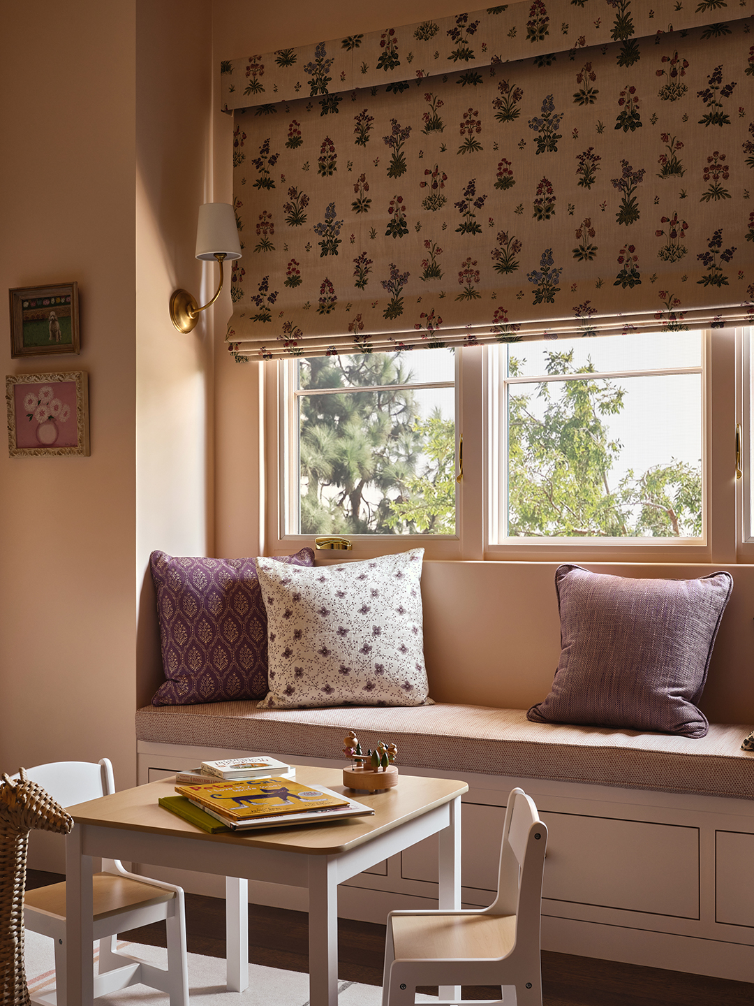 kids room with window banquette