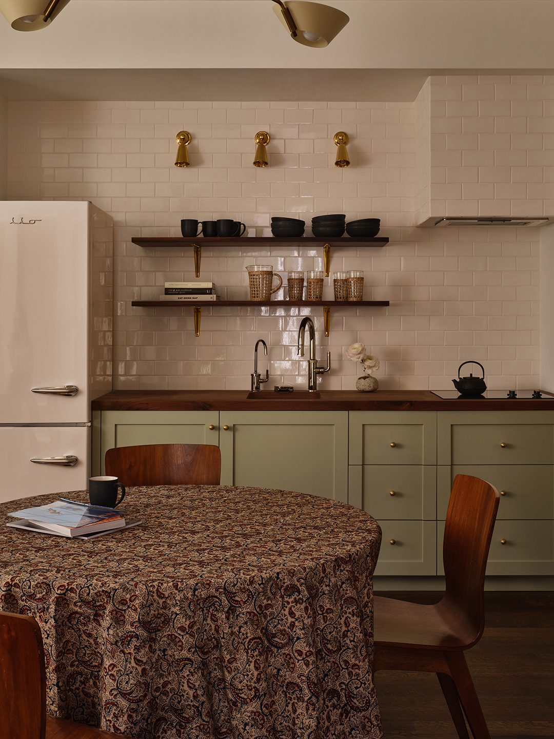 kitchenette with round table