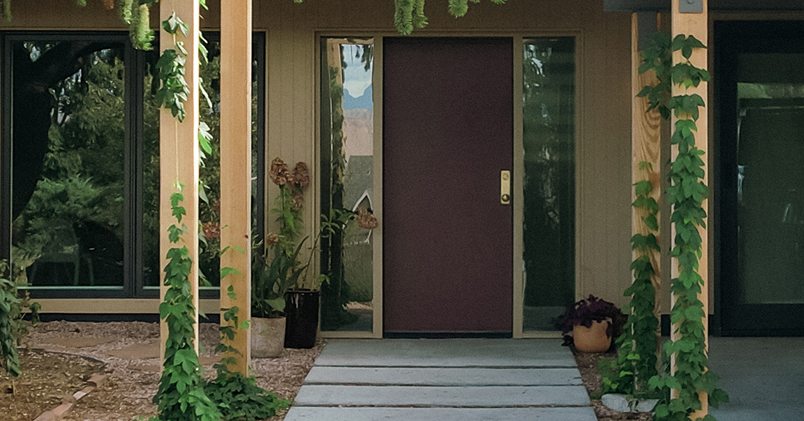 Local Pink Flagstone and Foraged Leaves Inspired This Hillside Denver Home’s Soothing Palette