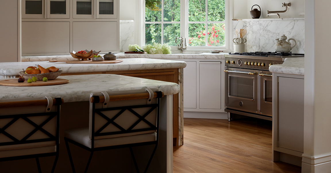 Before & After: Out With the Faux Tuscan Kitchen, In With the Elegant Plaster Work