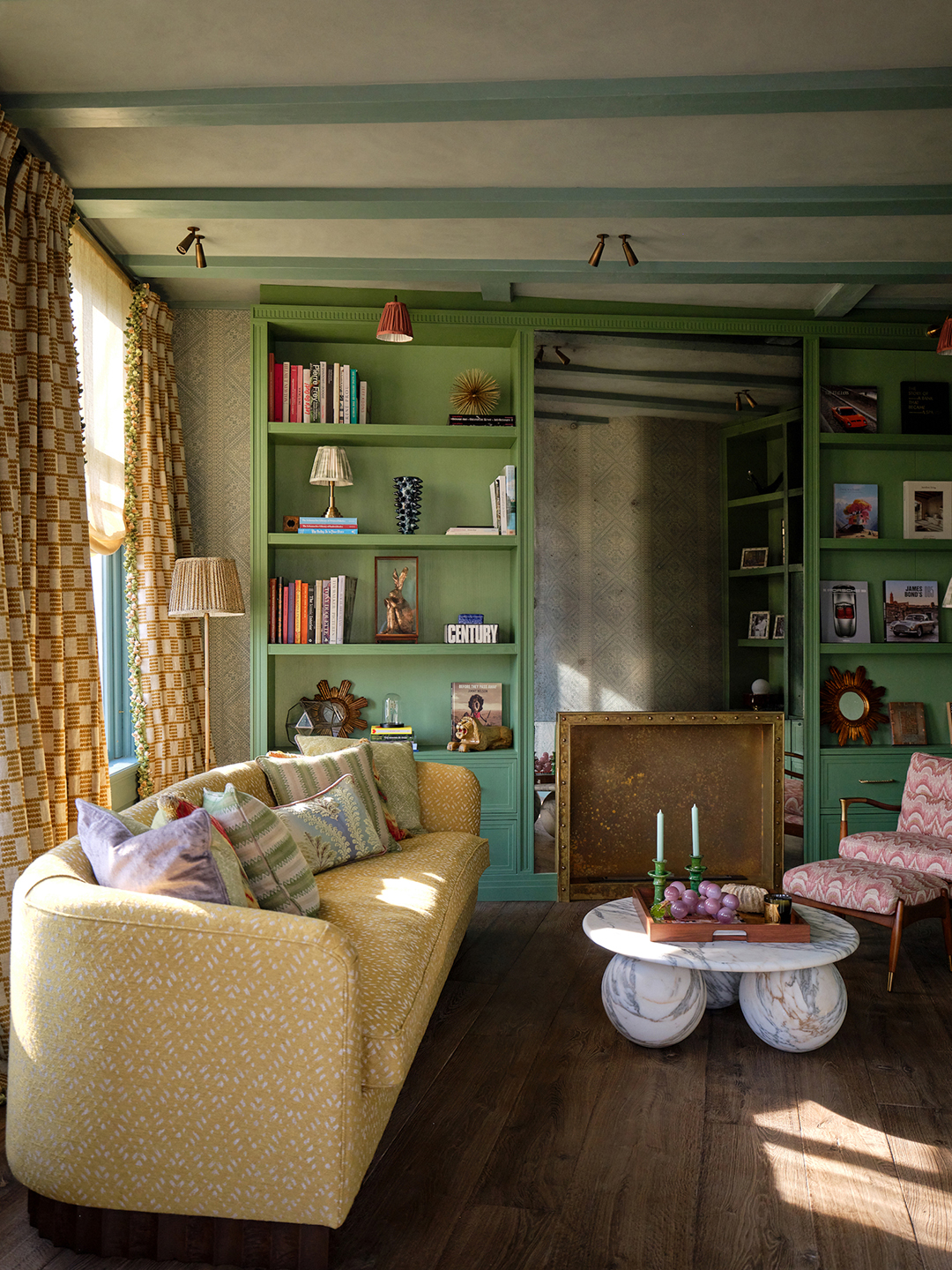 Vibrant-Amsterdam-Home-Tour-Domino-02