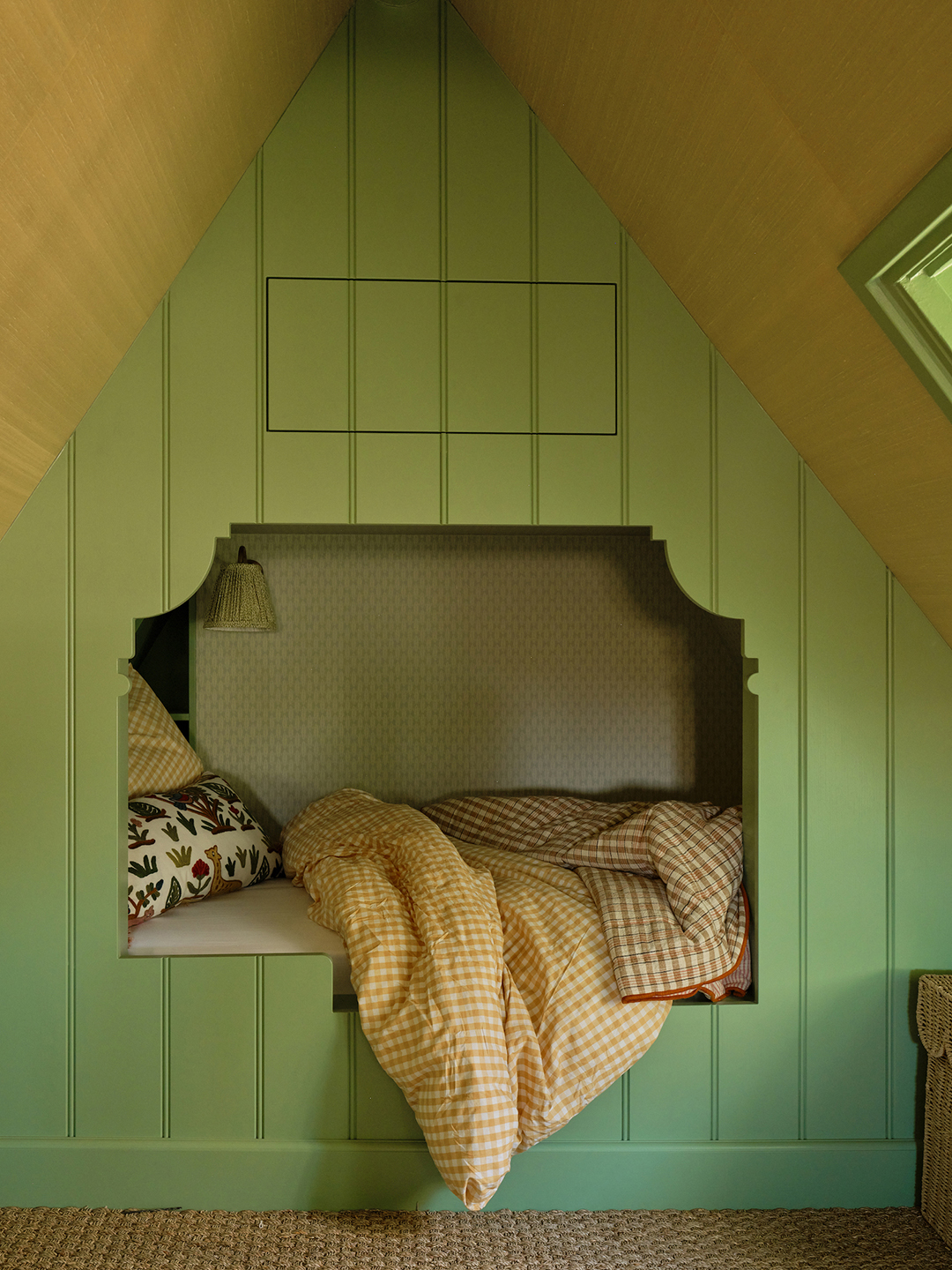 Vibrant-Amsterdam-Home-Tour-Domino-11
