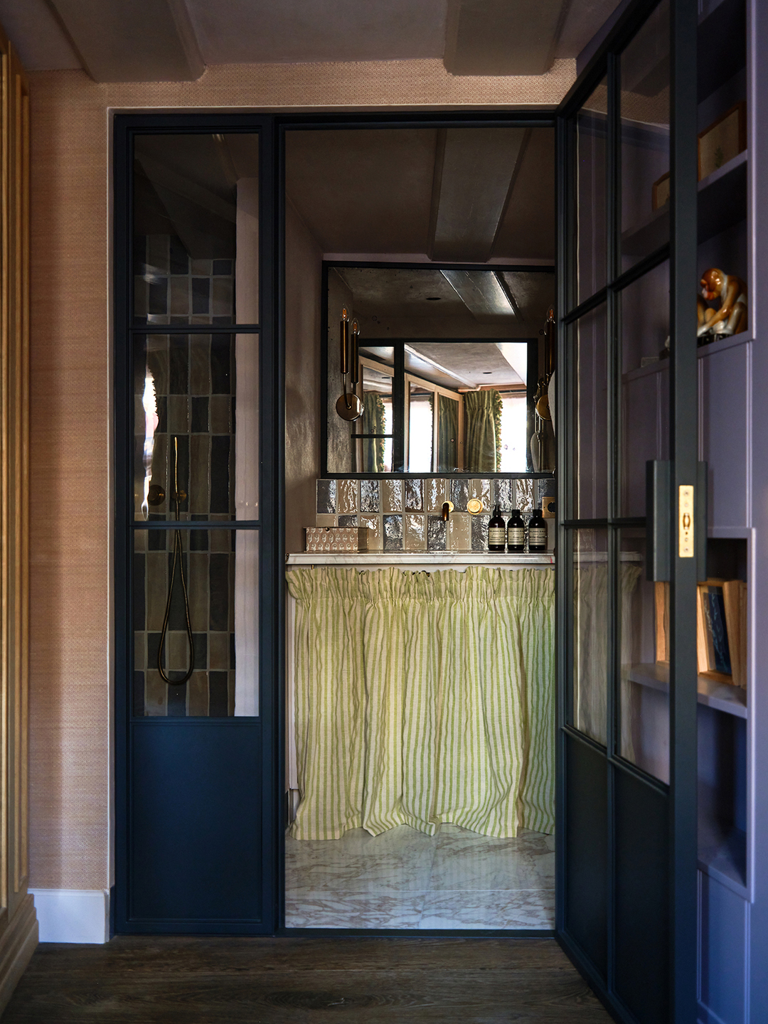Vibrant-Amsterdam-Home-Tour-Domino-15