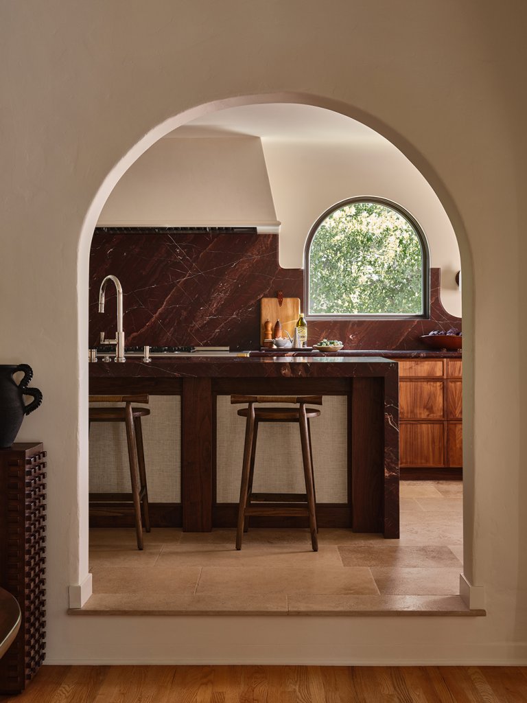 white archway door into kitchen