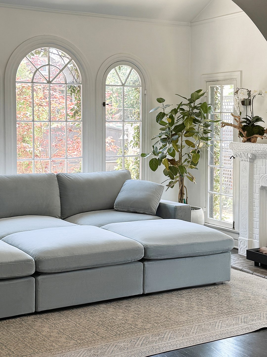 7th-avenue-thin-arm-sofa-collection-domino-02
