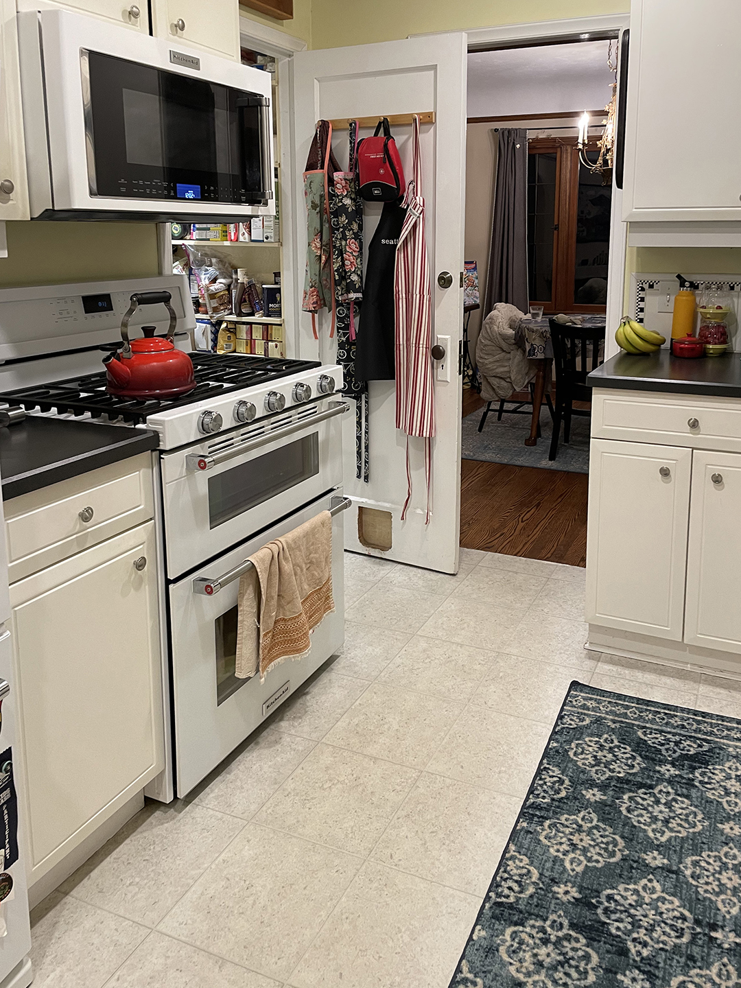 white dated kitchen before