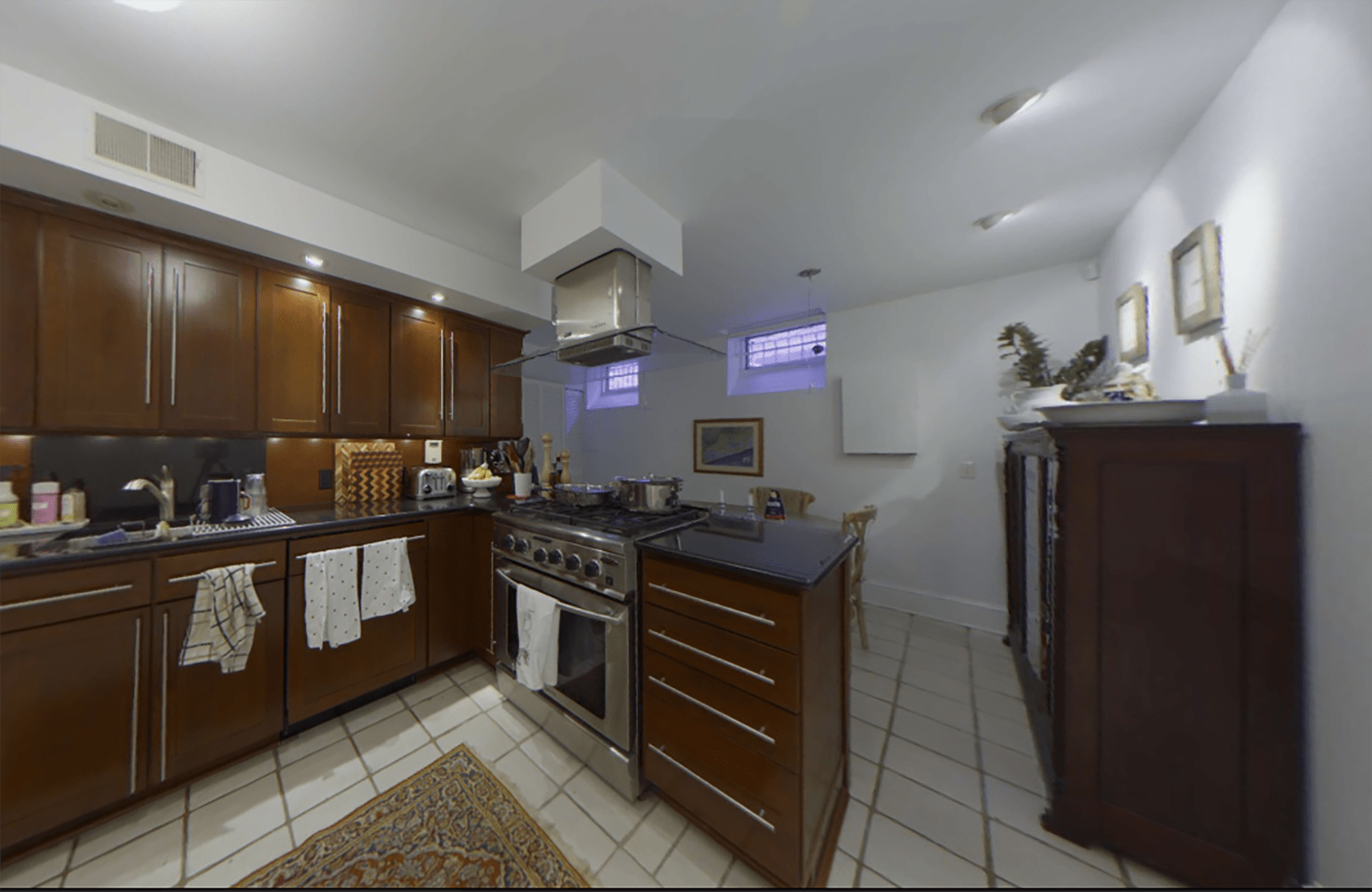 kitchen pre-renovation