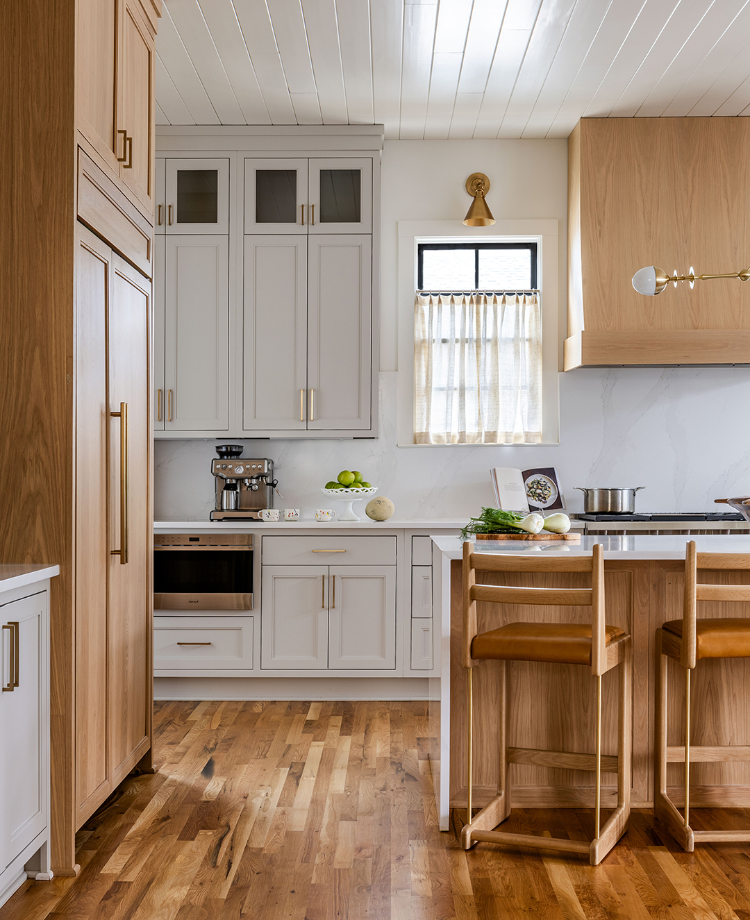 white and wood kitchen