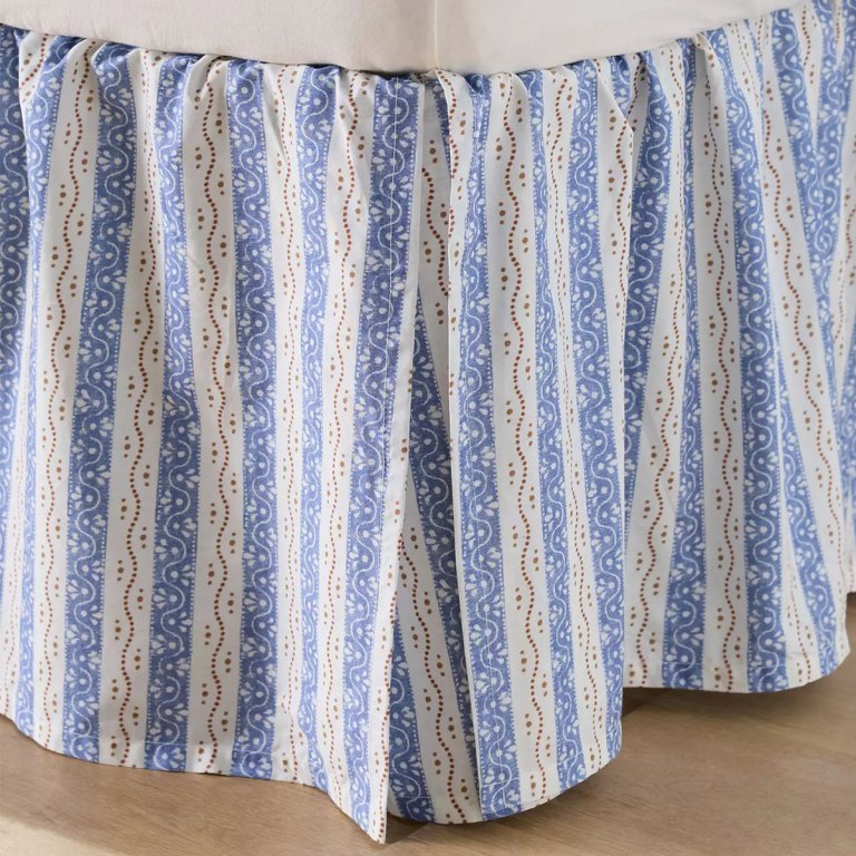 bed skirt