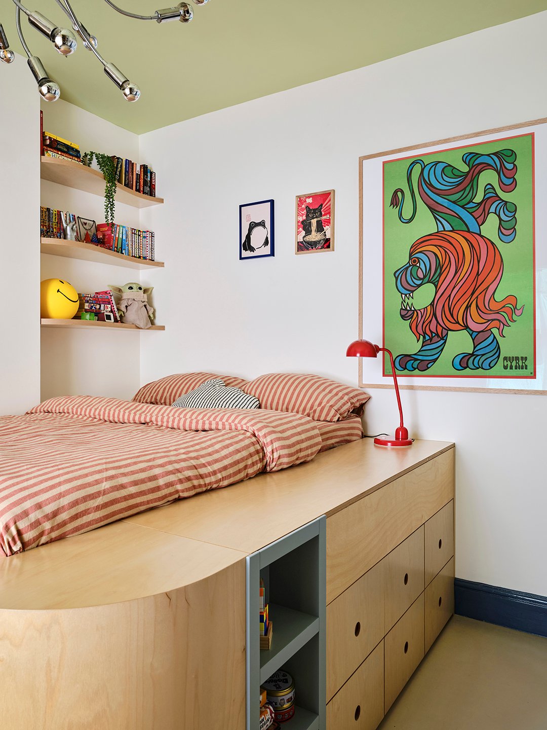 platform bed