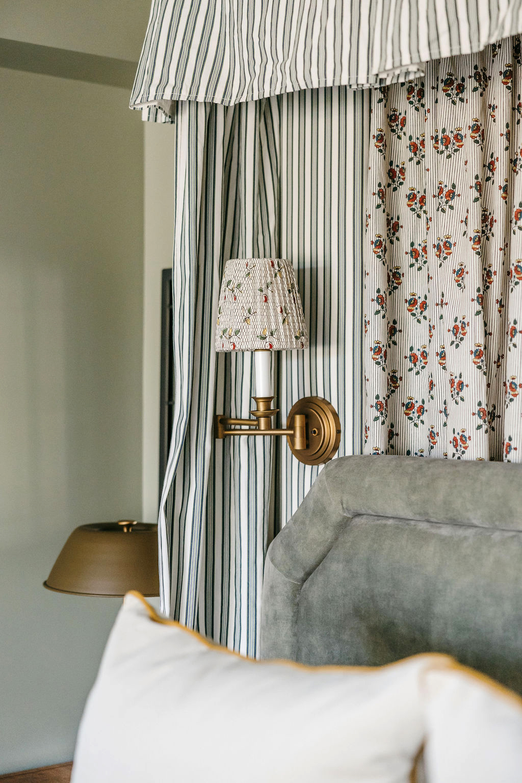 corner of bedside with lamp
