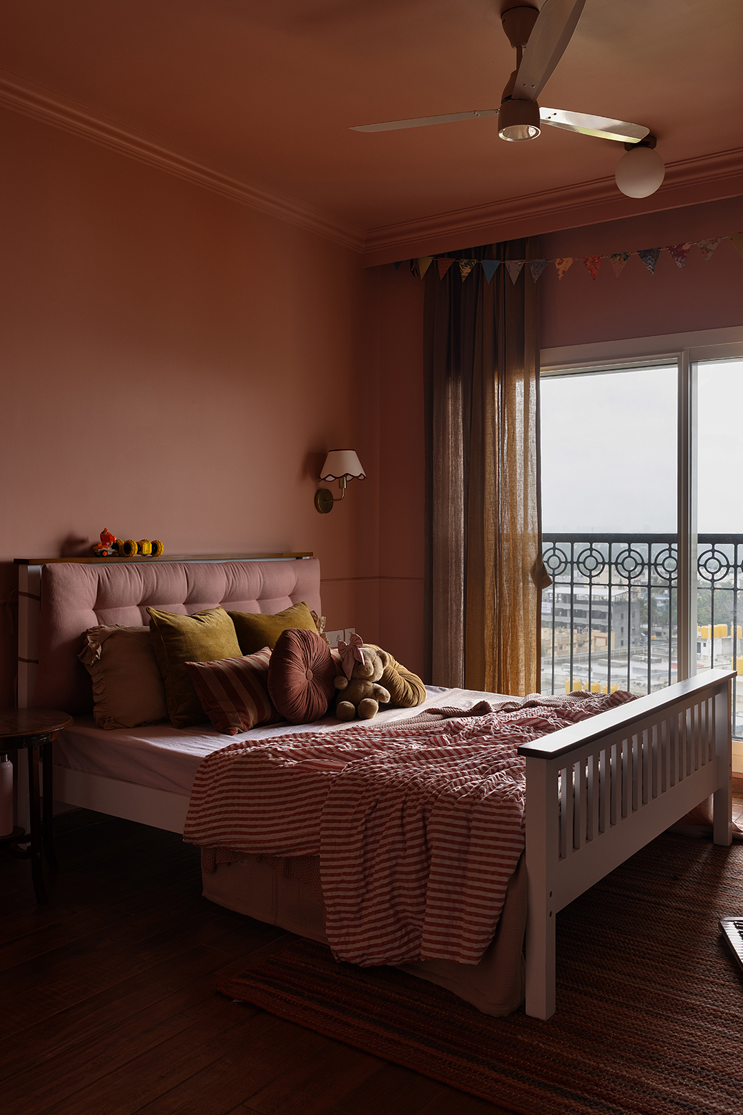 pink girls bedroom