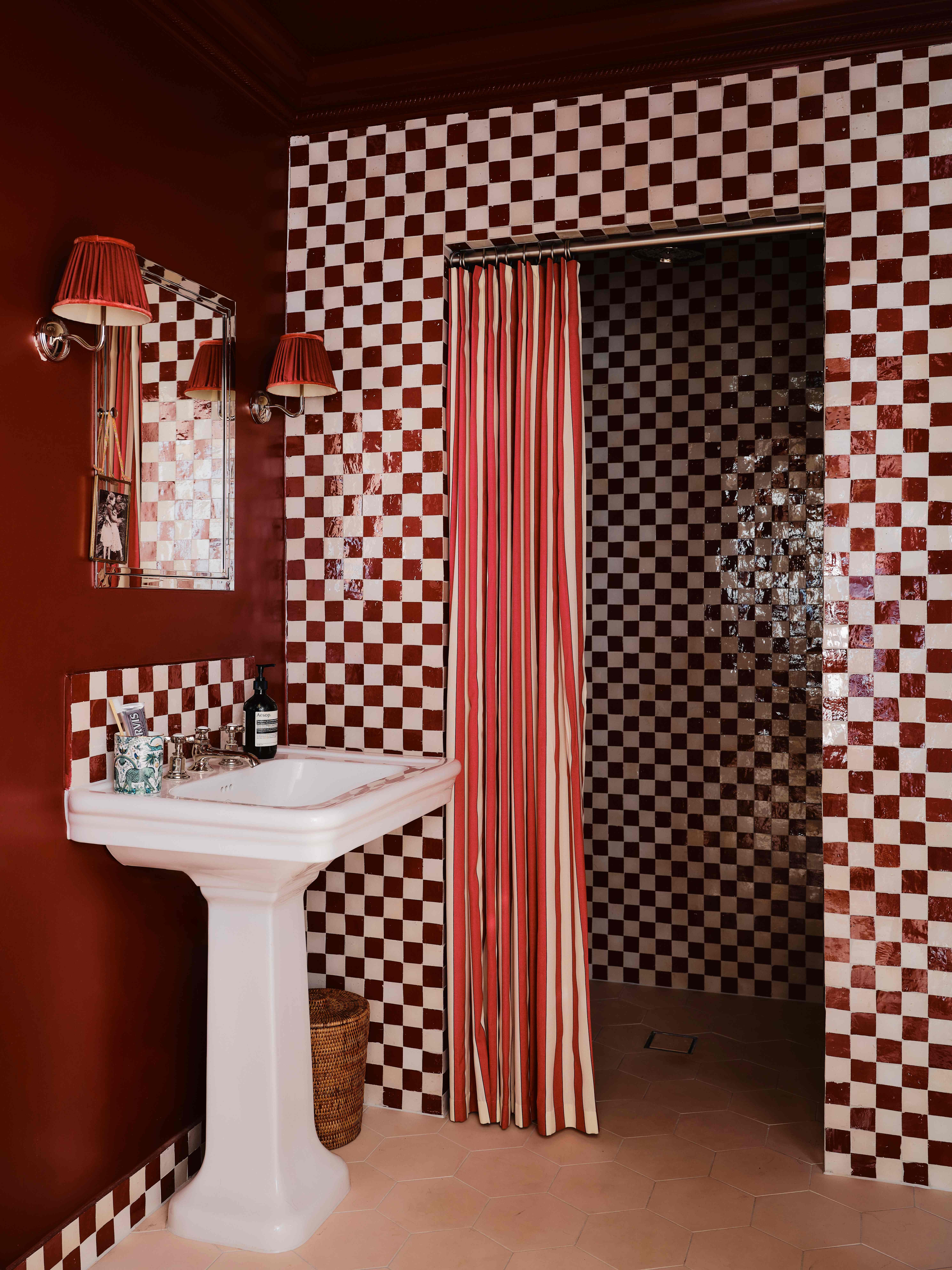 red and white checkerboard bathroom