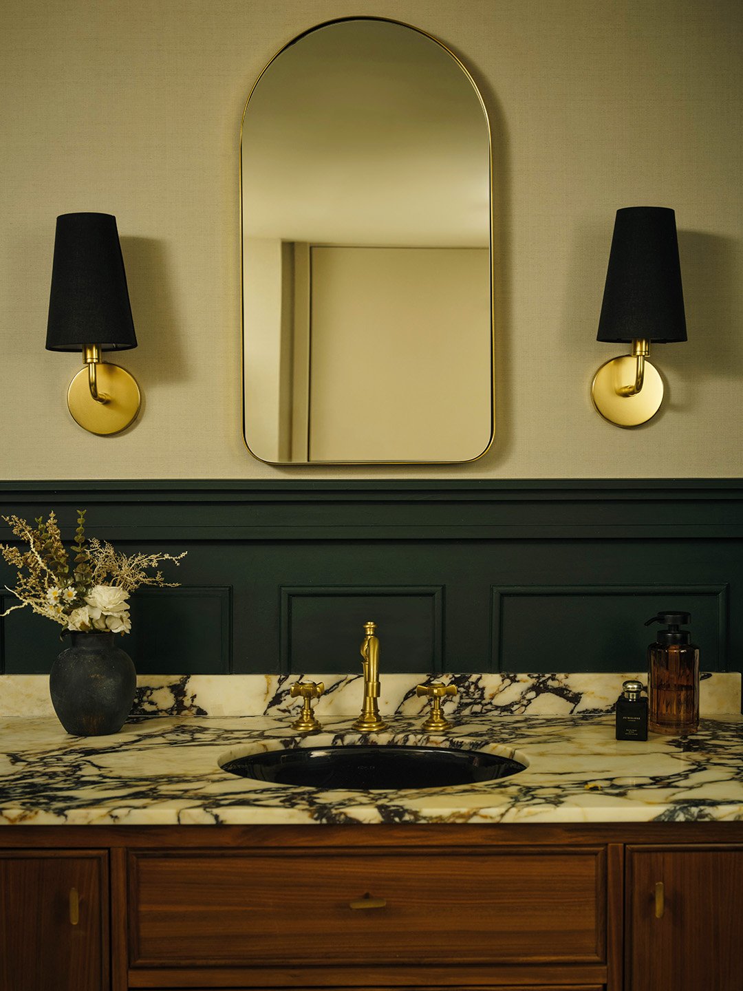 00-FEATURE-B+A-Danielle-Herman- Bay-Ridge-Basement-Bathroom-Domino-03