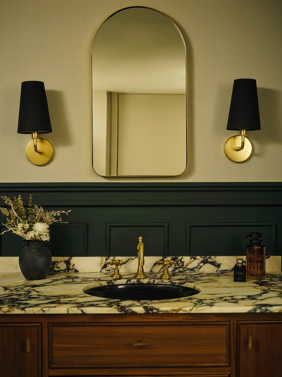 00-FEATURE-B+A-Danielle-Herman- Bay-Ridge-Basement-Bathroom-Domino-03