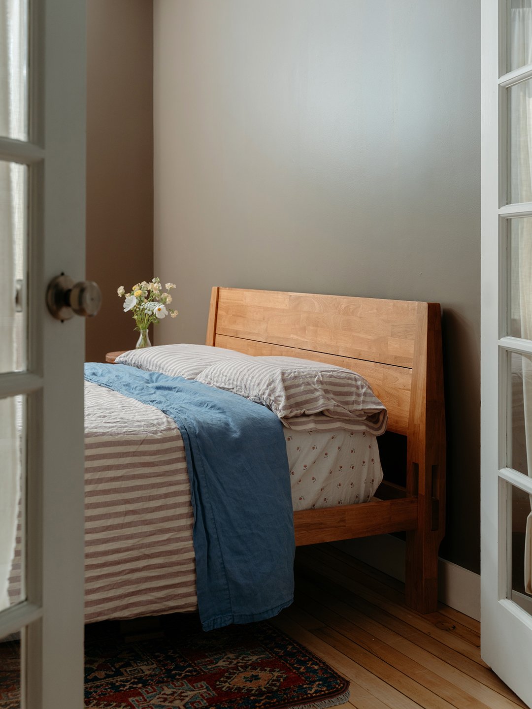 wood bed with headboard